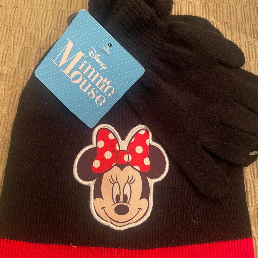 NWT ~ Girls Minnie Mouse Pom Hat With Matching Gloves Set